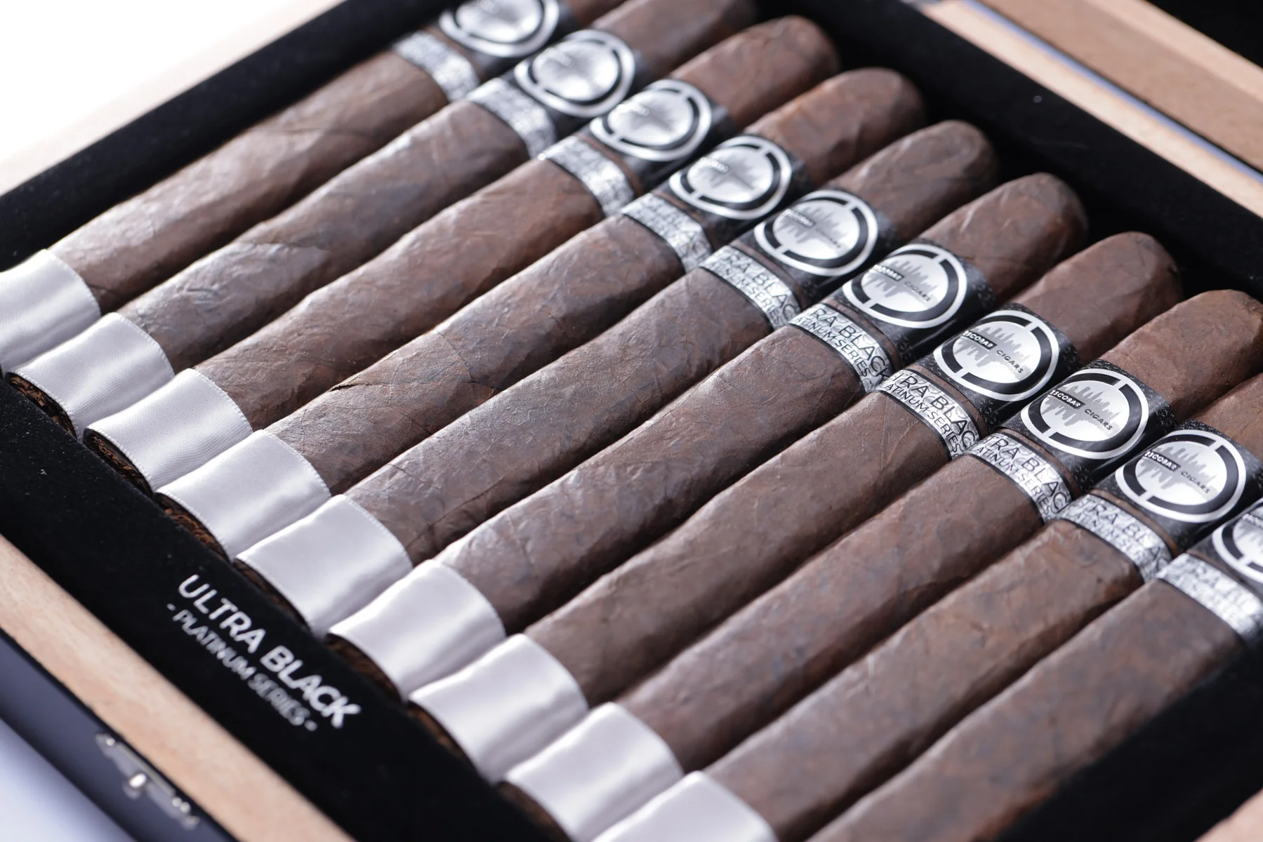 Escobar Ultra Black Platinum Series - Image 4